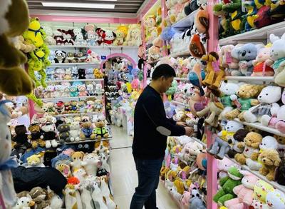 '世界超市' 义乌开市 工厂同步开工，商户过年忙接单